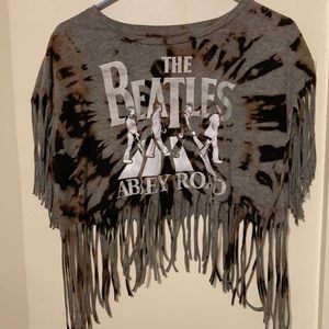 5/$20💖The Beatles 🍏 Fringe bleach dyed crop top